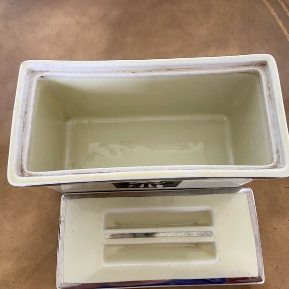 VINTAGE 1930'S HALL'S SUPERIOR TAVERN SILHOUETTE BUTTER DISH WITH COVER - Picture 11 of 11